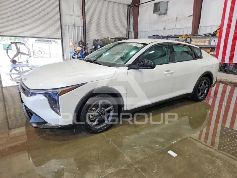 2025 KIA K4 фото