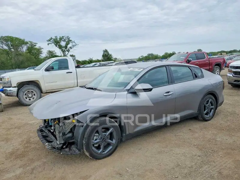2025 KIA  фото