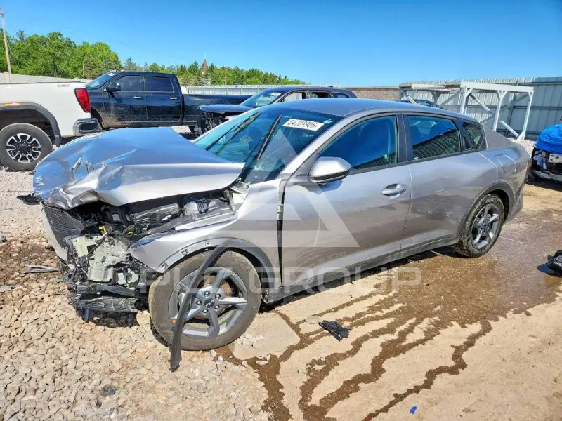 2025 KIA  фото