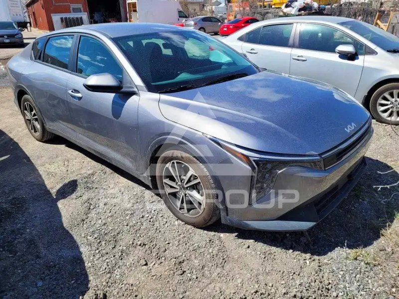 2025 KIA  фото