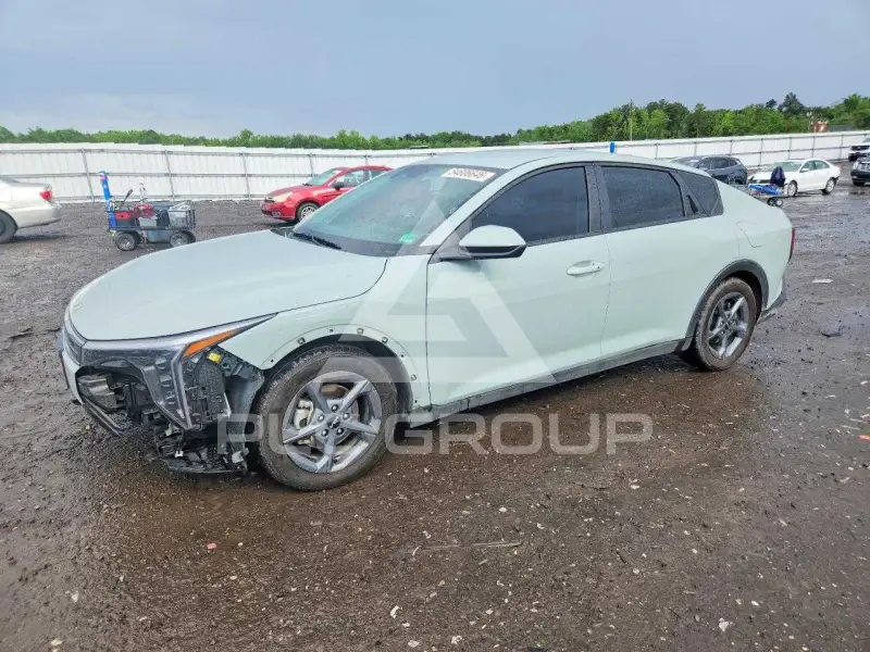 2025 KIA  фото