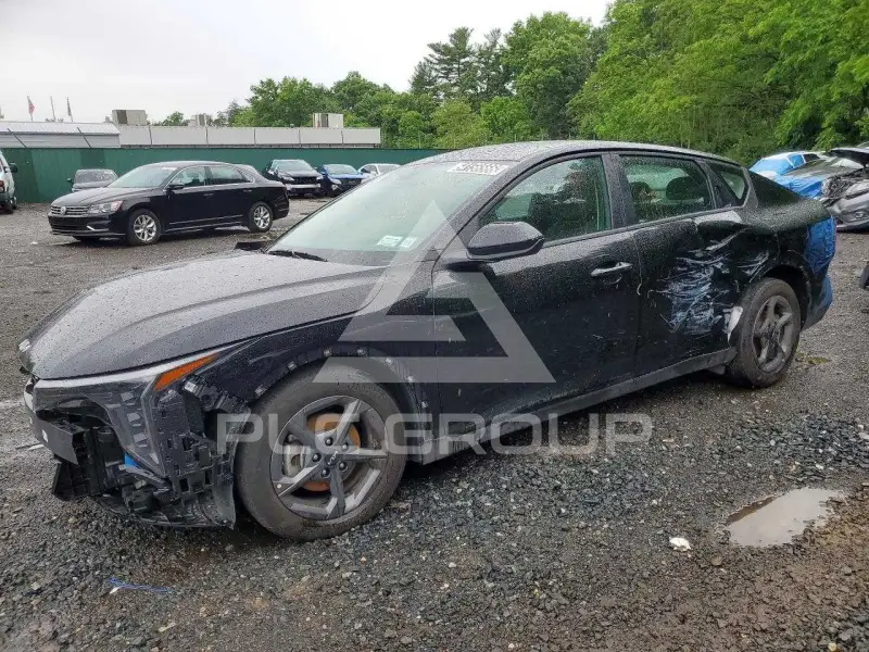 2025 KIA K4 фото