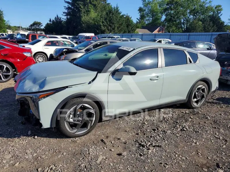 2025 KIA K4 фото