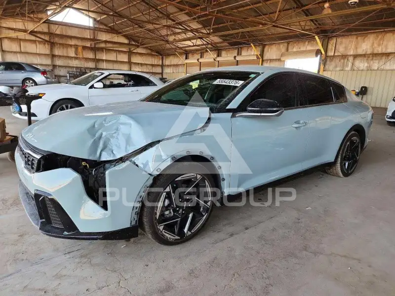 2025 KIA  фото
