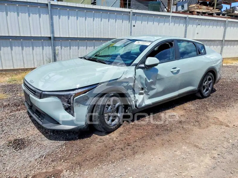 2025 KIA  фото