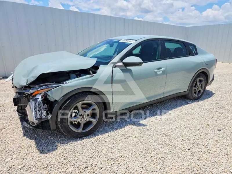 2025 KIA  photo