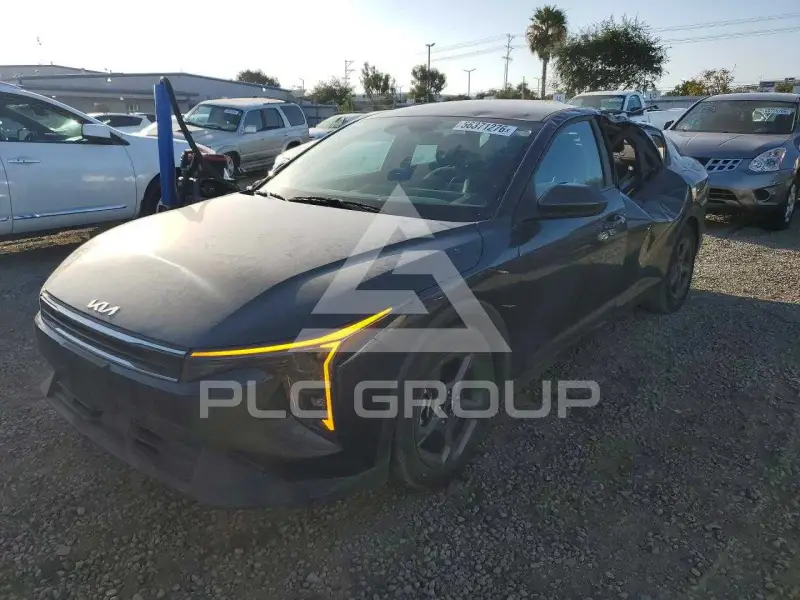 2025 KIA  фото