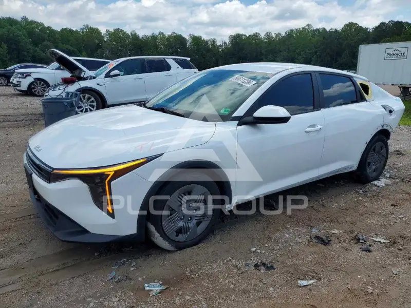 2025 KIA  фото
