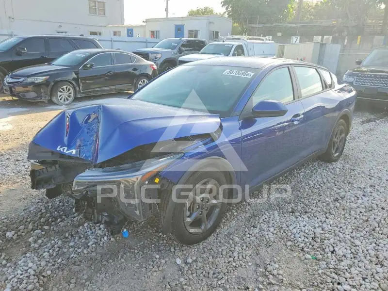 2025 KIA K4 фото