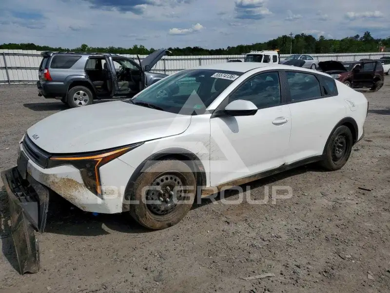2025 KIA K4 фото