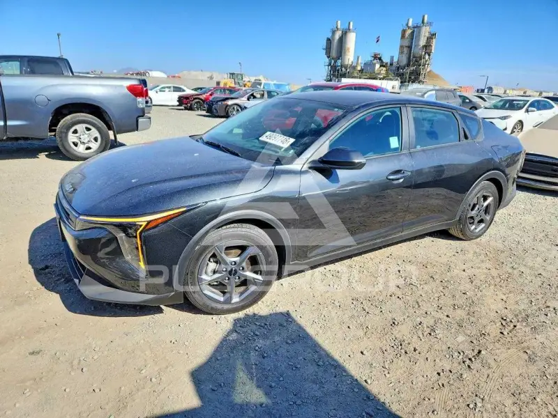2025 KIA  фото