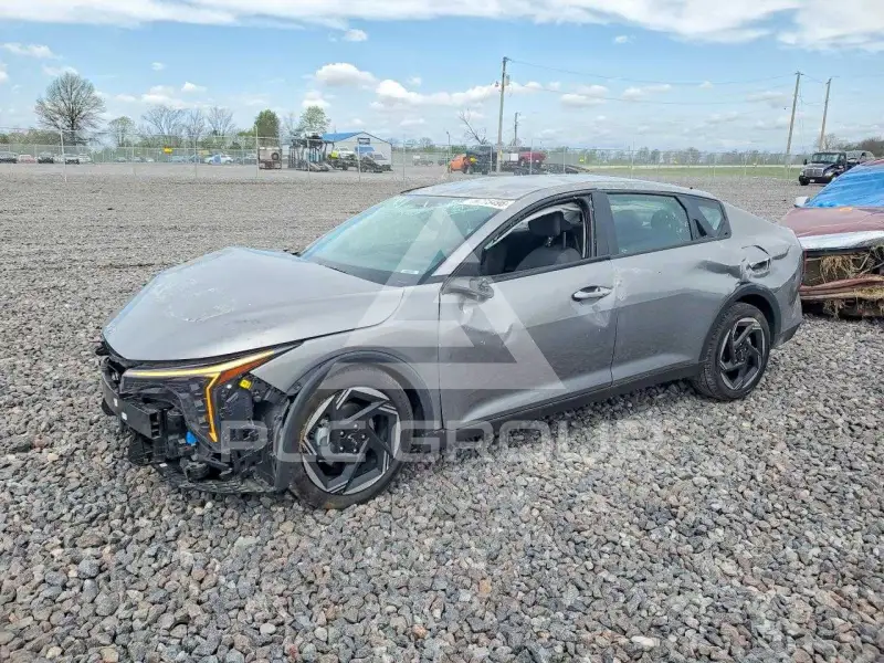 2025 KIA K4 фото