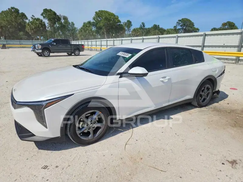 2025 KIA  фото