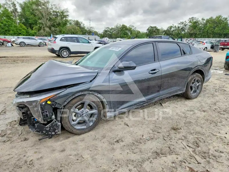 2025 KIA  фото