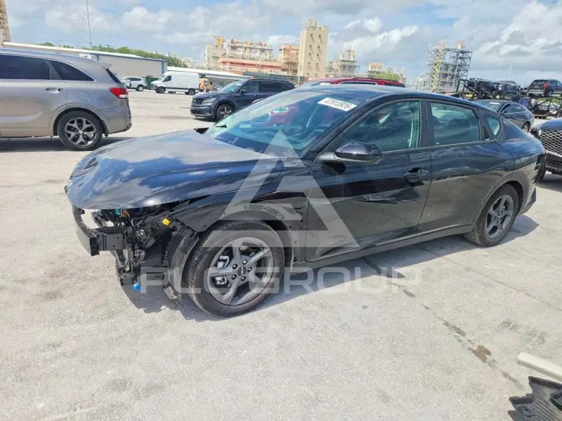 2025 KIA  фото