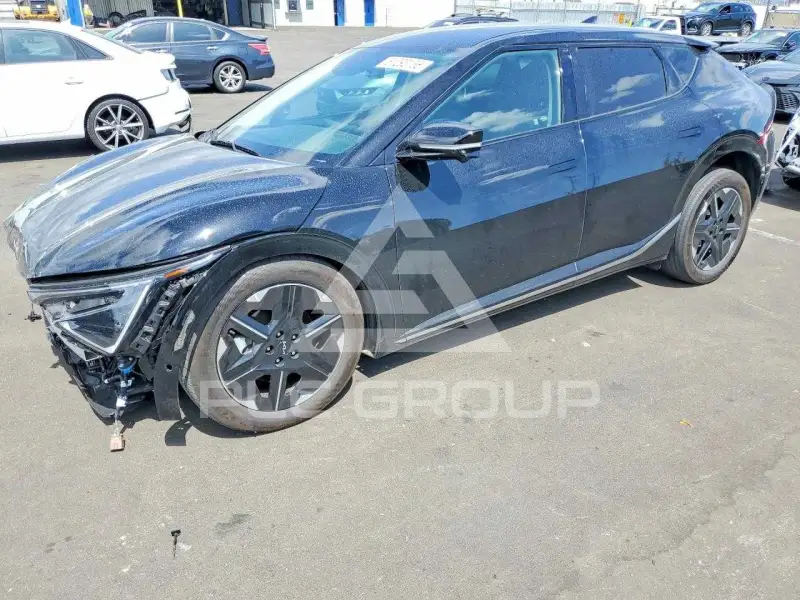 2025 KIA  фото