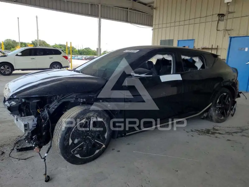 2025 KIA  фото