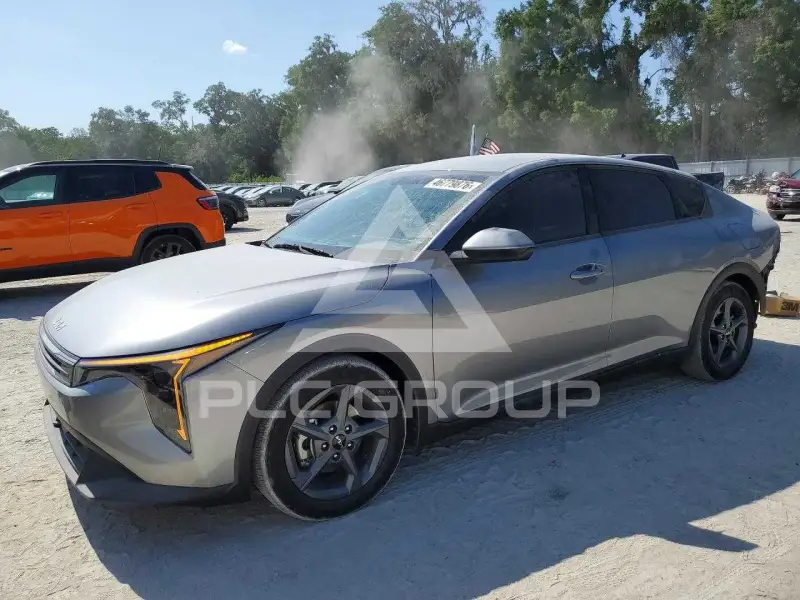 2025 KIA K4 фото