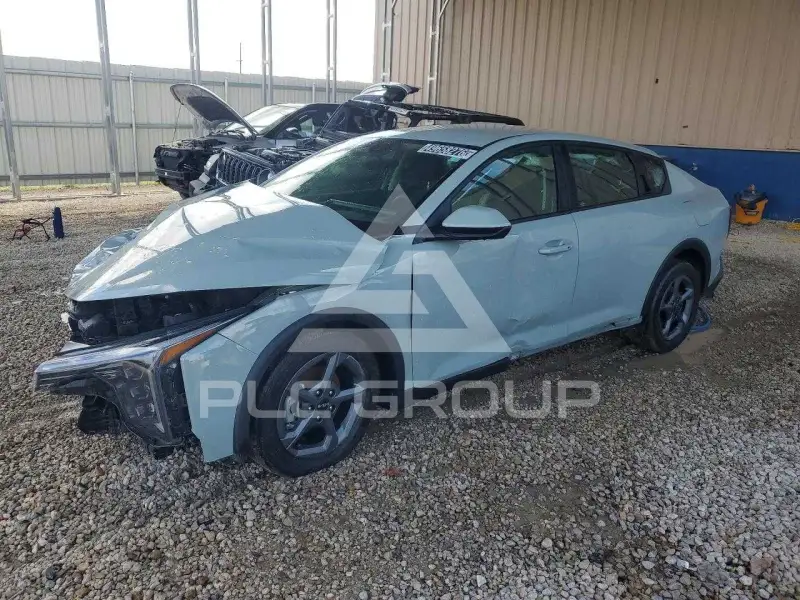 2025 KIA  фото