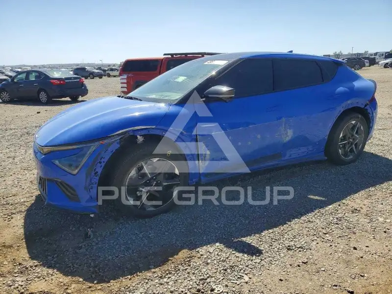 2025 KIA  фото