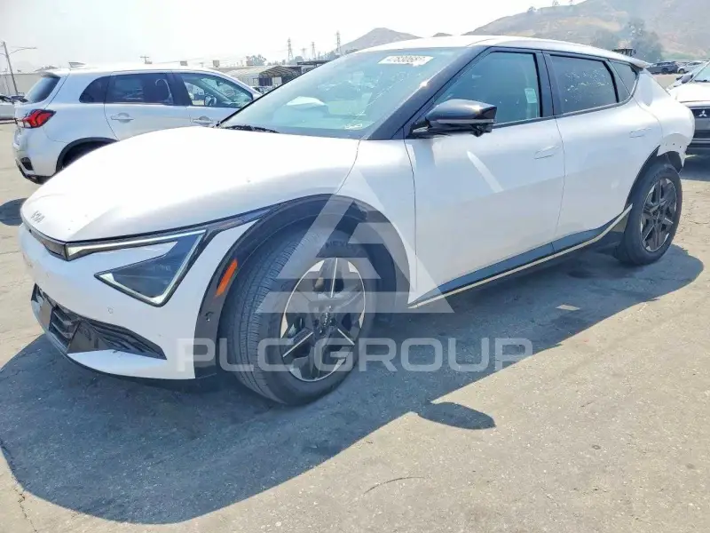 2025 KIA  фото