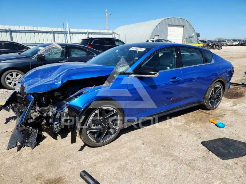 2025 KIA  фото