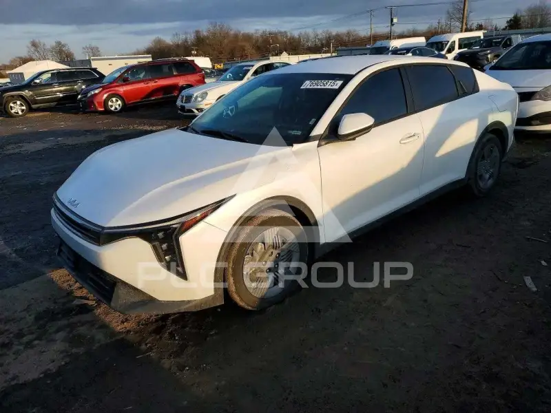 2025 KIA K4 фото