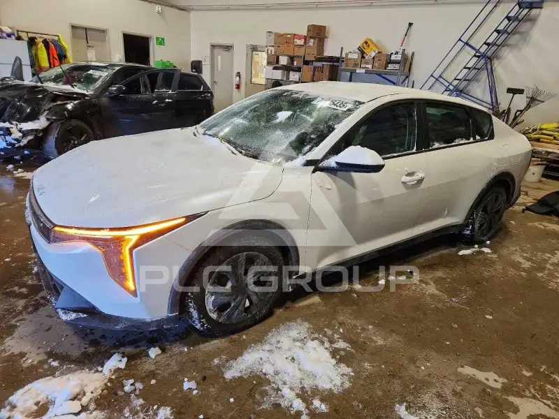 2025 KIA K4 фото