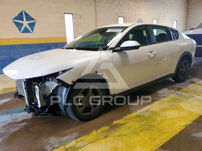 2025 KIA  фото