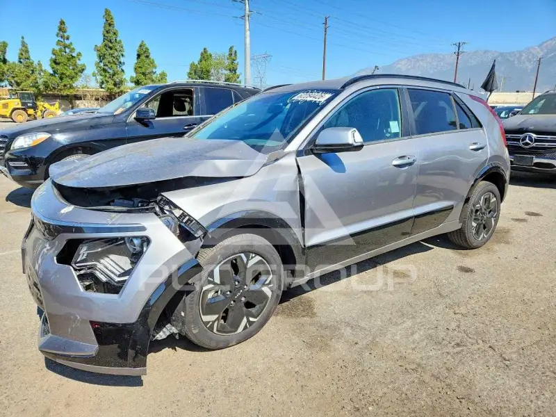 2025 KIA Niro фото