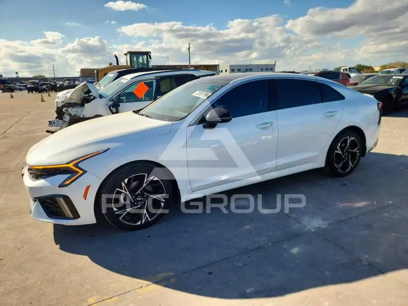 2025 KIA K5 фото