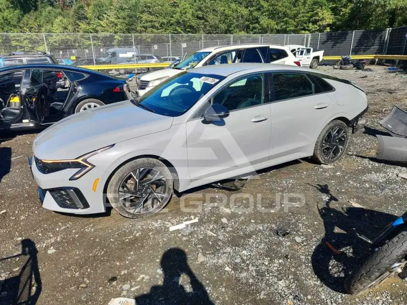 2025 KIA K5 фото