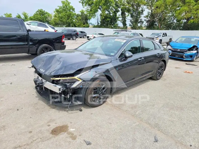 2025 KIA K5 фото