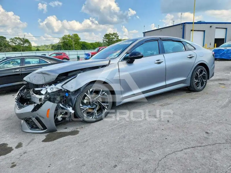 2025 KIA K5 фото