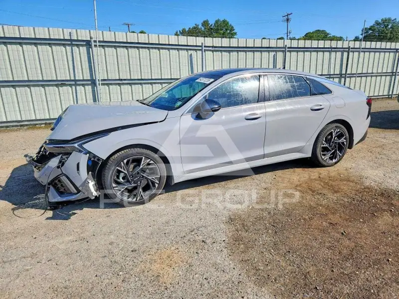2025 KIA K5 фото