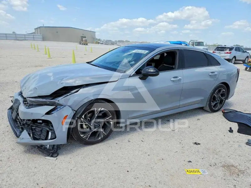 2025 KIA K5 фото