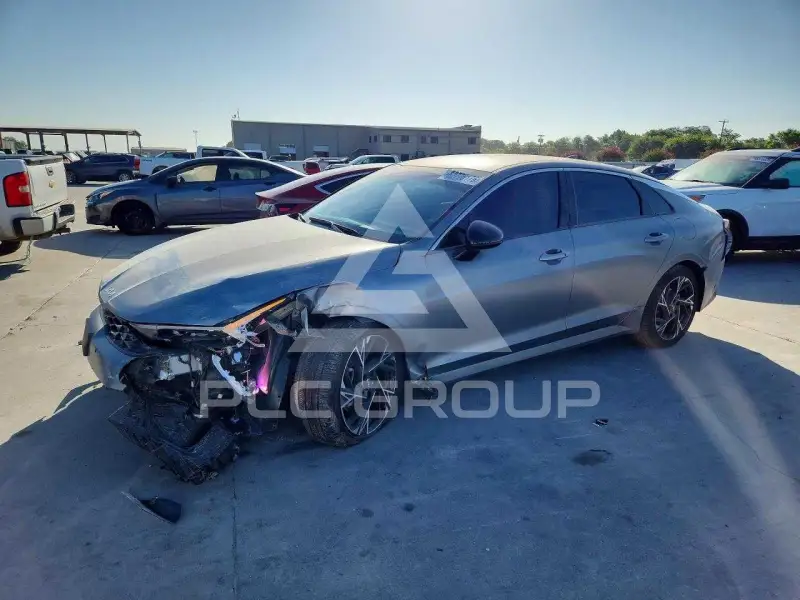 2025 KIA K5 photo