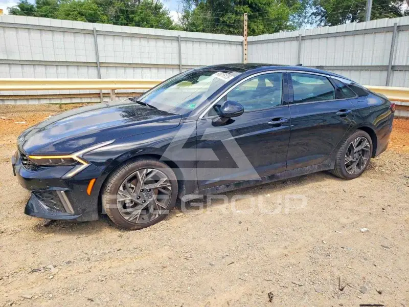 2025 KIA K5 photo