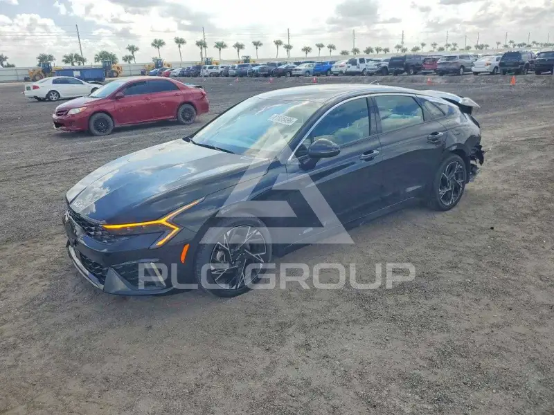 2025 KIA K5 фото