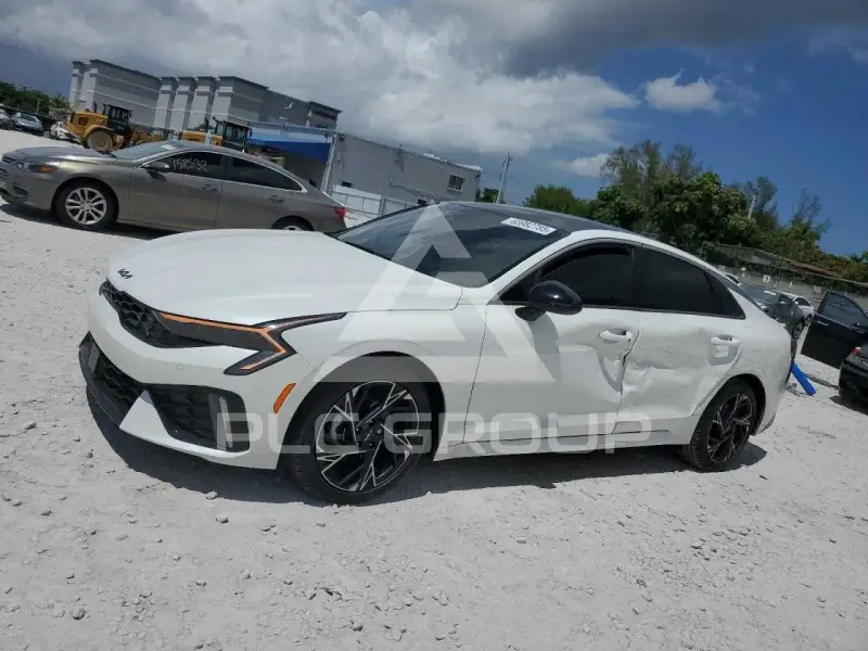2025 KIA K5 фото