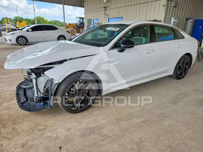 2025 KIA K5 фото