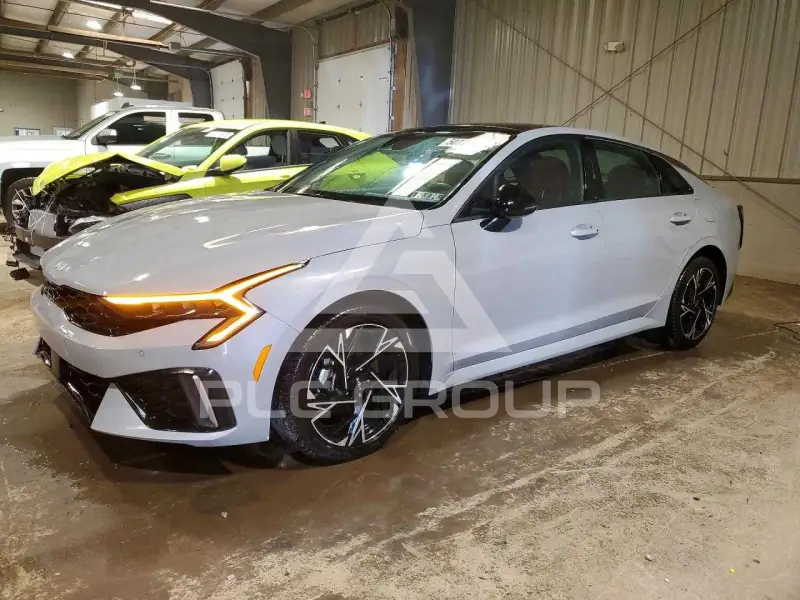 2025 KIA K5 фото