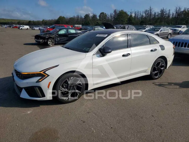 2025 KIA K5 фото