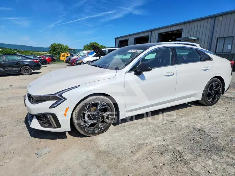 2025 KIA K5 фото