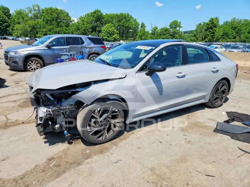 2025 KIA K5 фото
