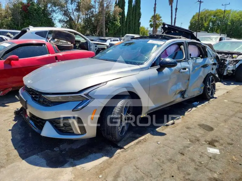 2025 KIA K5 фото