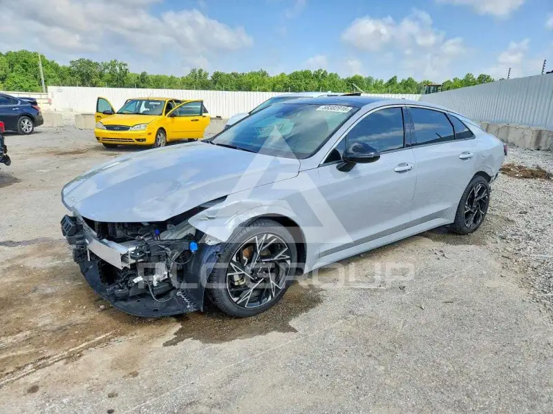 2025 KIA K5 фото