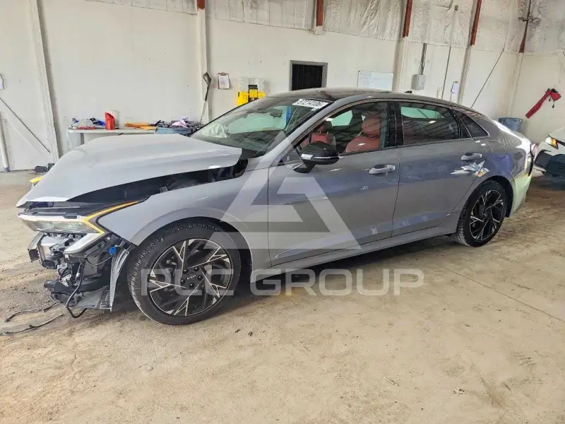 2025 KIA K5 фото