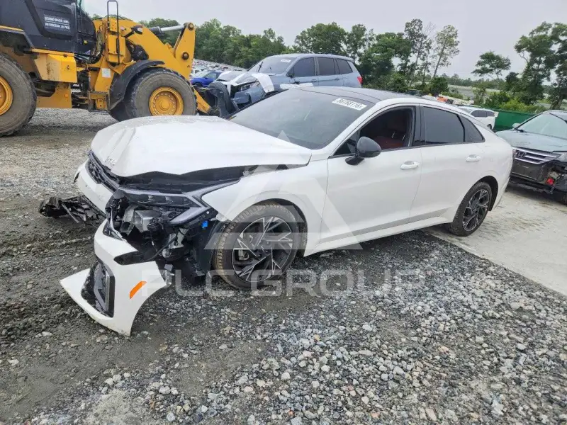 2025 KIA K5 фото