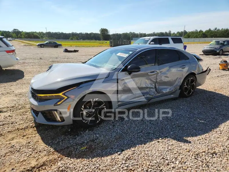 2025 KIA K5 фото